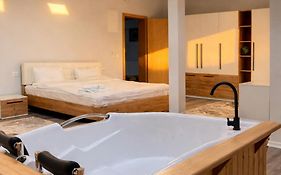 Nesto Rooms